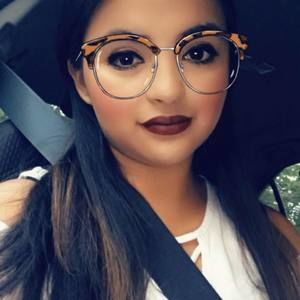 Meet your Posher, Miriam denis